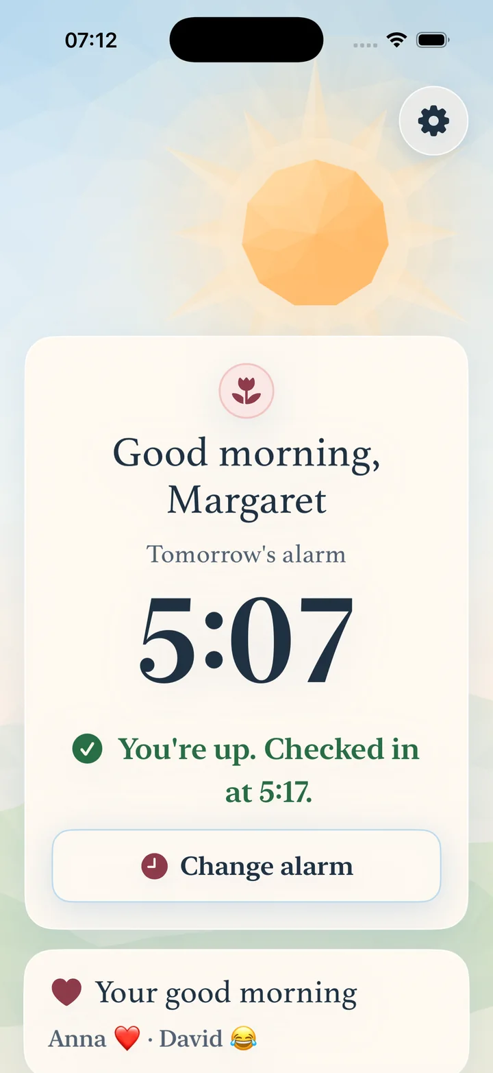 Margarets Athena: «Du er oppe. Sjekket inn kl. 5:17.» og «Din gode morgen» med et hjerte fra Anna og en latter fra David.